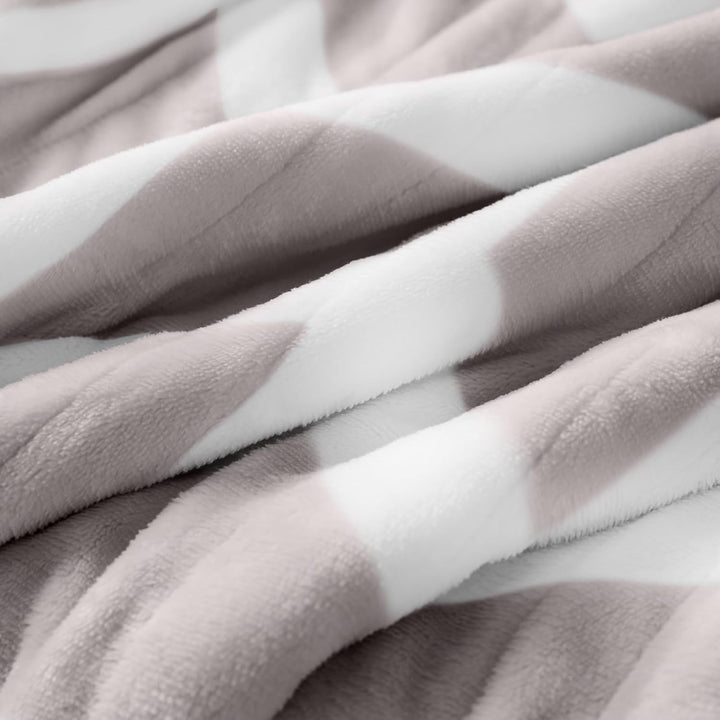 Chevron Pattern Electric Heated Throw – 50"x60", 5 Heat Levels, 3 Hours Auto Off
