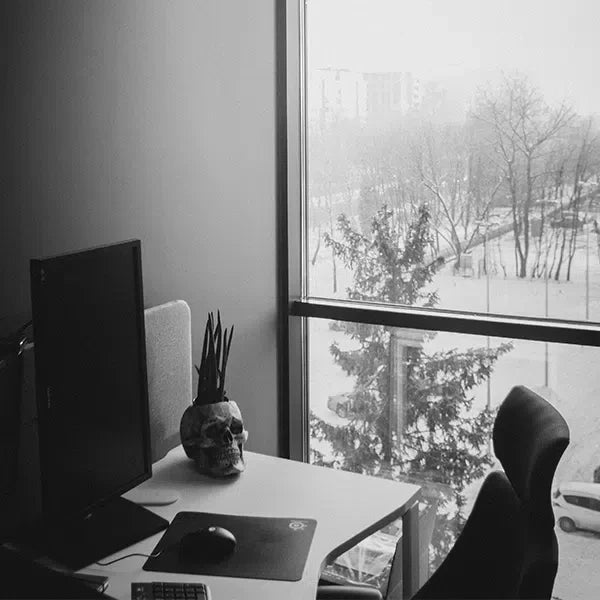 How to Stay Warm at Work in a Cold Office With These Effective Tips ...