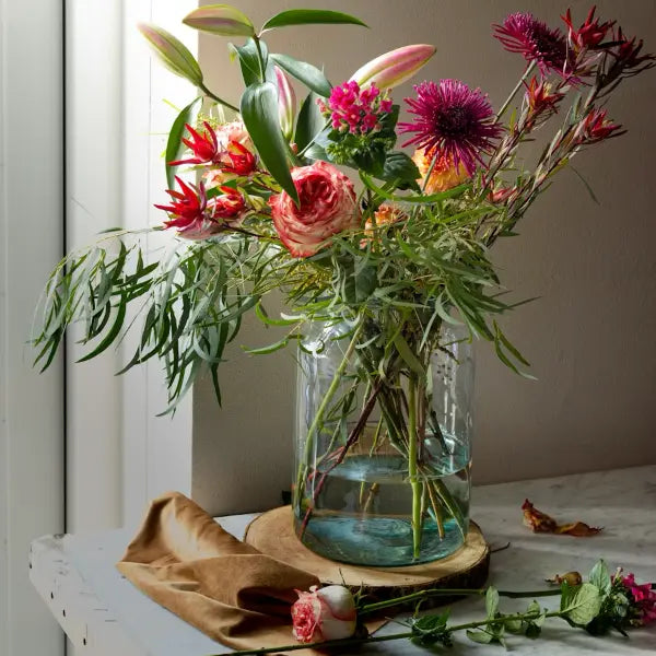 Wondering How to Keep Cut Flowers Fresh? 🌹This Hack Works for Weeks